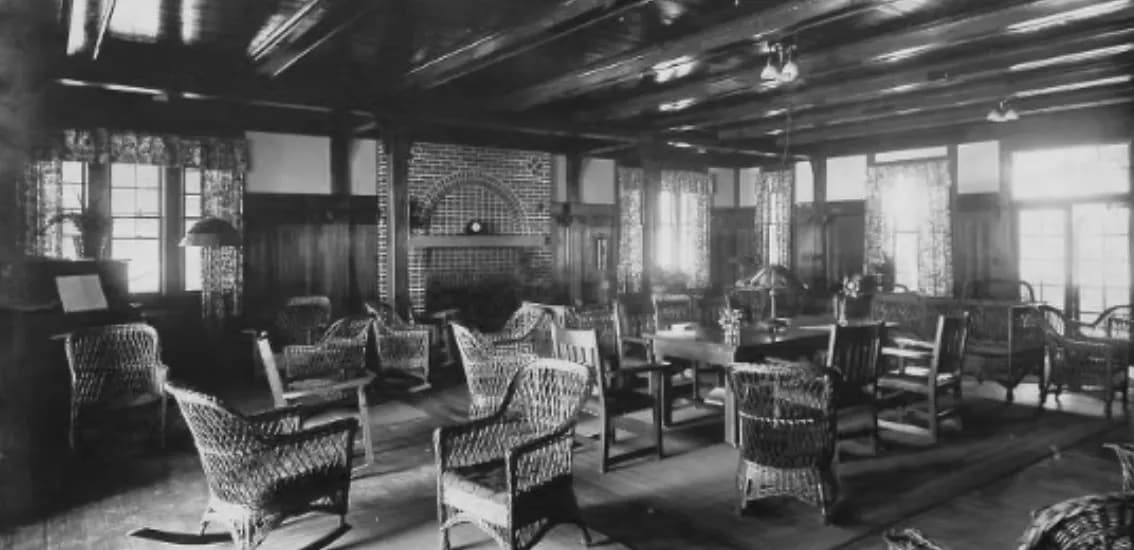 Hostess House image in black and white by Julia Morgan design