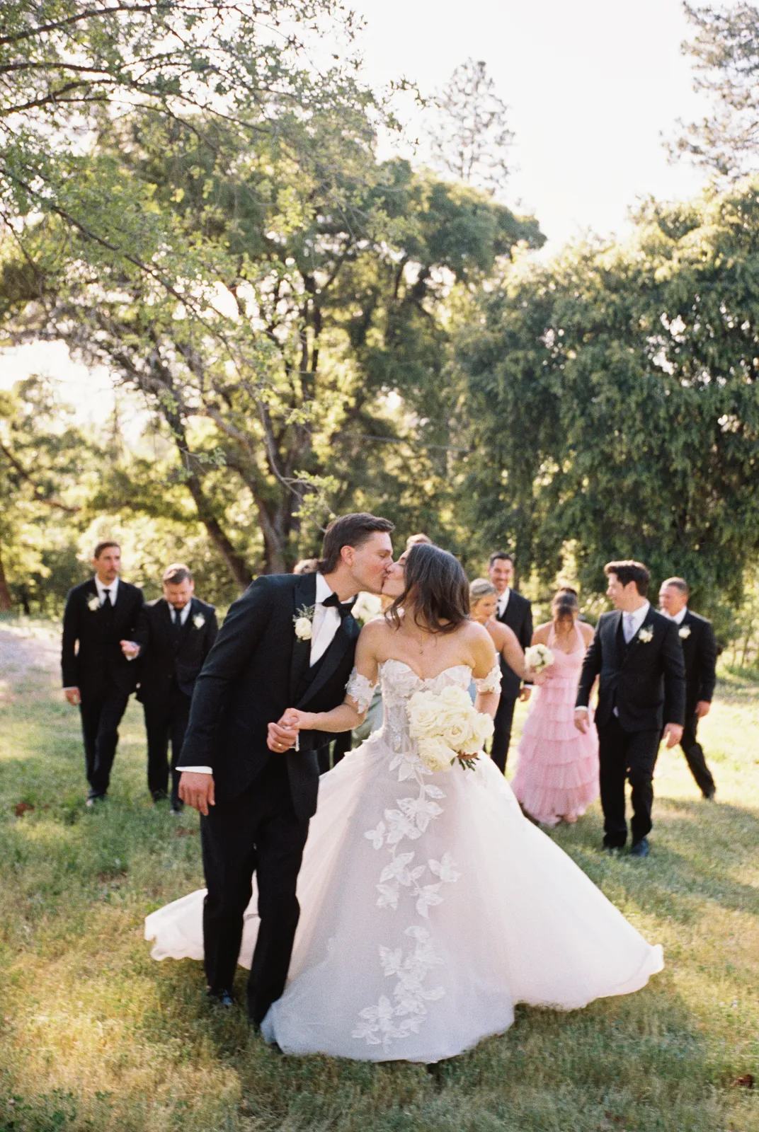 spring wedding party photos