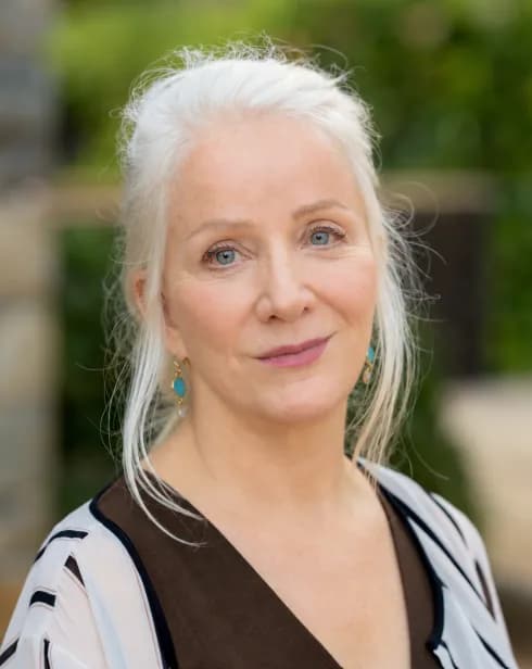 Diana Cushway Headshot