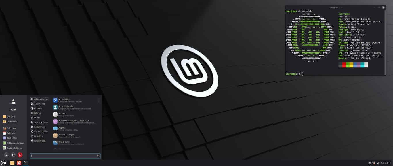 Área de trabalho do Linux Mint com o ambiente gráfico Cinnamon, o menu está aberto no canto inferior esquerdo e o terminal está aberto no canto superior direito.