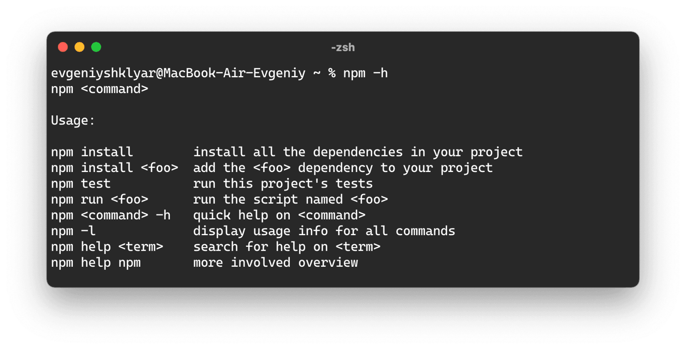 Terminal com lista de comandos úteis do npm, incluindo npm install, npm update e npm run, usados em projetos Node.js.