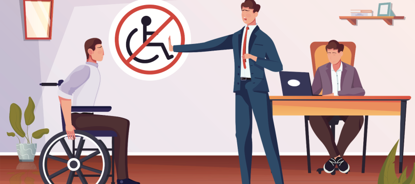 Ilustração de uma cena em um ambiente corporativo onde um homem em cadeira de rodas é impedido de entrar por outro homem de terno que faz um gesto de recusa com a mão estendida. Ao fundo, há um cartaz com o símbolo internacional de acesso riscado com uma linha vermelha, indicando proibição. Outro homem está sentado à mesa, observando em silêncio. A imagem simboliza discriminação e exclusão de pessoas com deficiência.