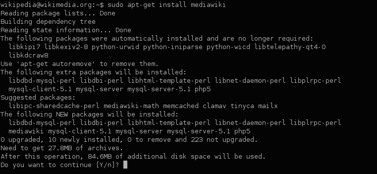 Captura de tela de um terminal Linux executando o comando sudo apt-get install mediawiki, mostrando a saída com pacotes sendo baixados e instalados.