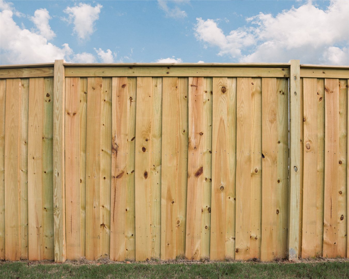 Board on Board Charleston fence staining