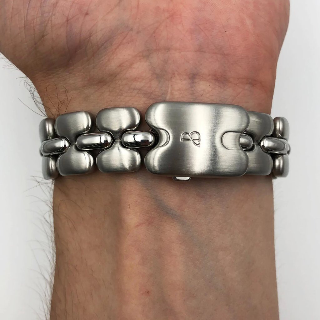 Back View Of Screwback Back Case And Closed Stainless Steel Band Of BERTOLUCCI 123 41 Watch Pre Owned Condition