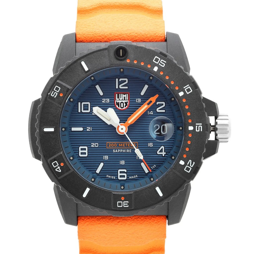 Up Close Front Facing Picture Of Luminox XS.3603 carbon Watch Display Model Condition