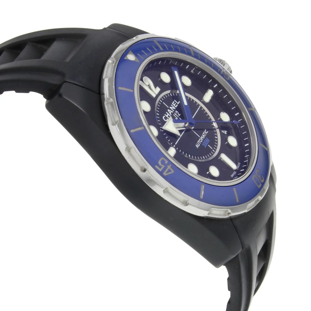 4th image of Chanel H2561 Wristwatch, PreOwned condition