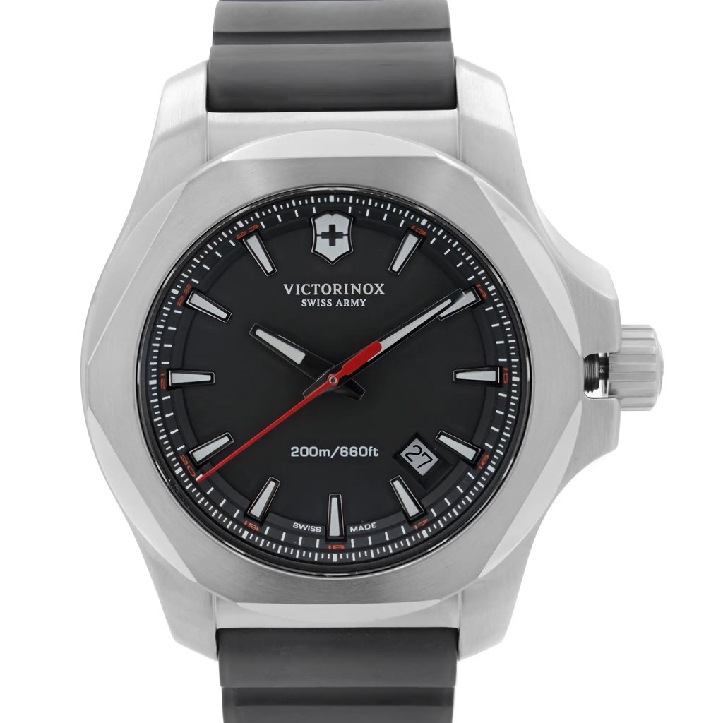 Up Close Front Facing Picture Of Victorinox 241682.1 Stainless Steel Watch Display Model Condition