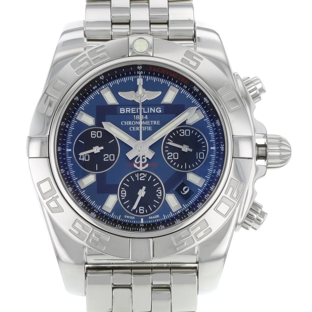 Up Close Front Facing Picture Of Breitling AB014012/C830-378A Stainless Steel Watch Display Model Condition