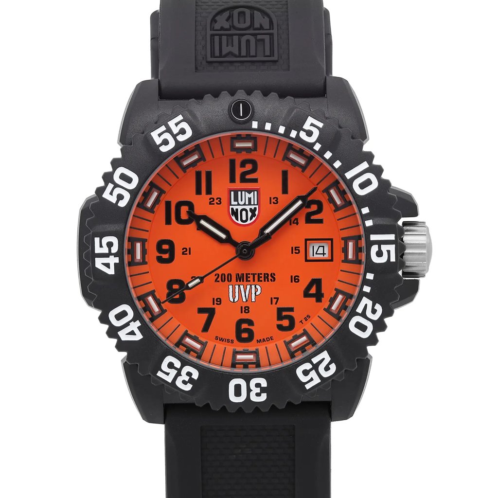 Up Close Front Facing Picture Of Luminox XS.3059 Carbon Watch Pre Owned Condition