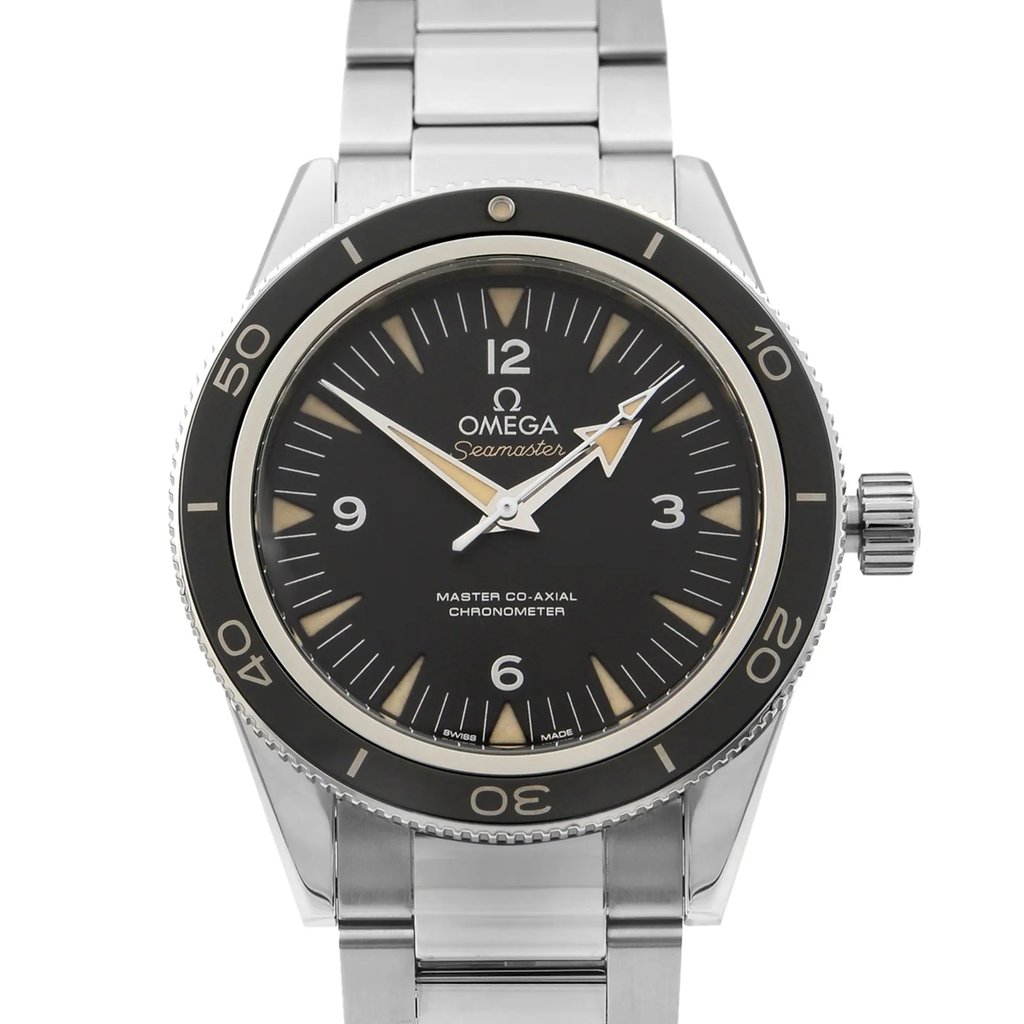 Up Close Front Facing Picture Of OMEGA 233.30.41.21.01.001 Stainless Steel Watch Display Model Condition