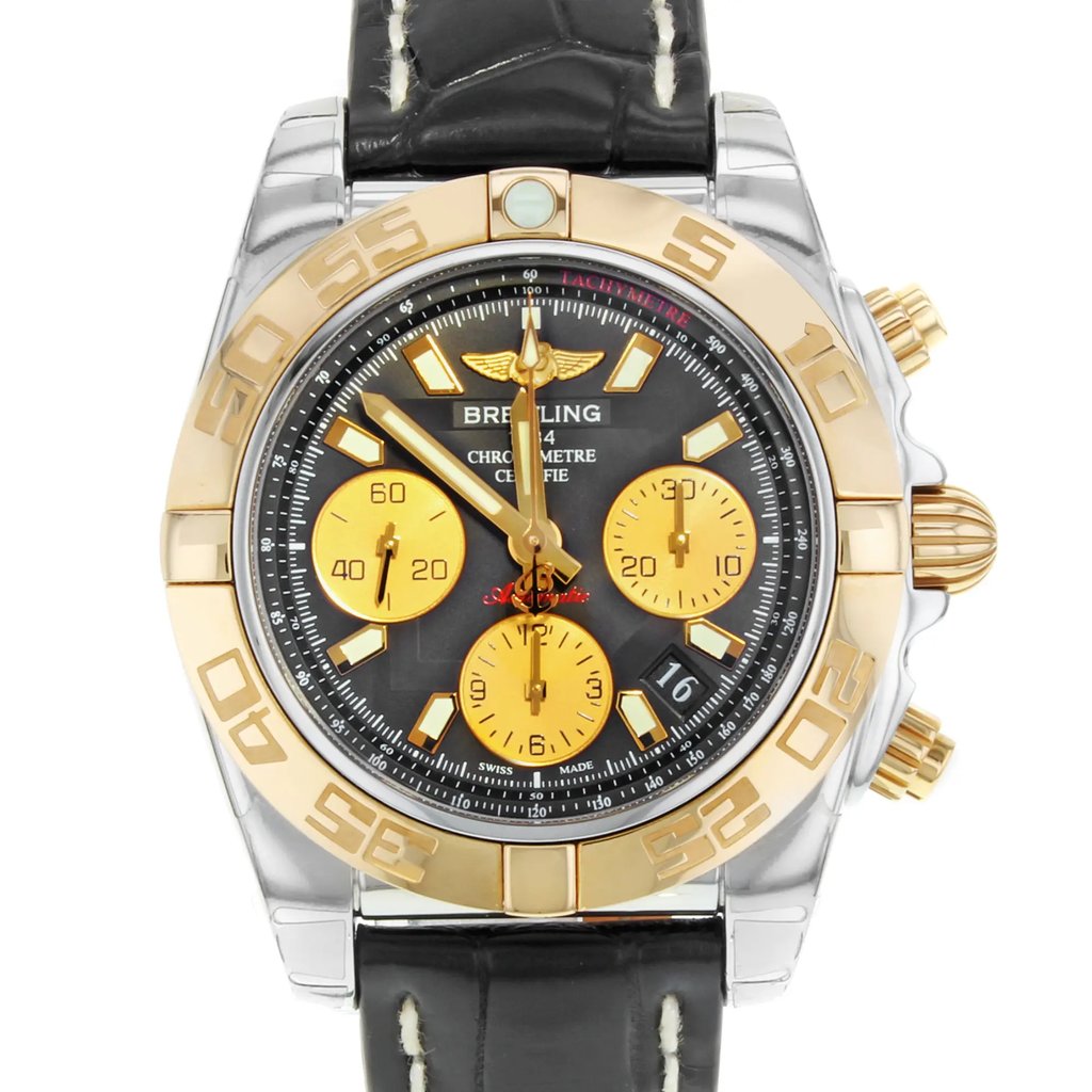 Up Close Front Facing Picture Of Breitling CB014012/BA53-729P Stainless Steel Watch Display Model Condition