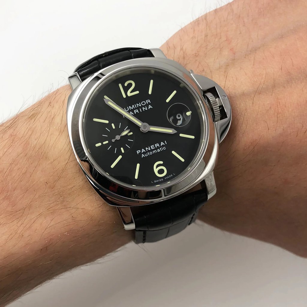 8th image of Panerai PAM00104 Wristwatch, PreOwned condition