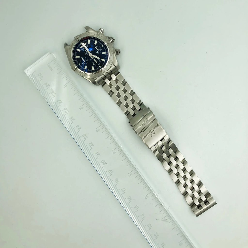 Back View Of {Caseback} Back Case And Closed Stainless Steel Band Of Breitling A4435910/B811/371A Watch Pre Owned Condition