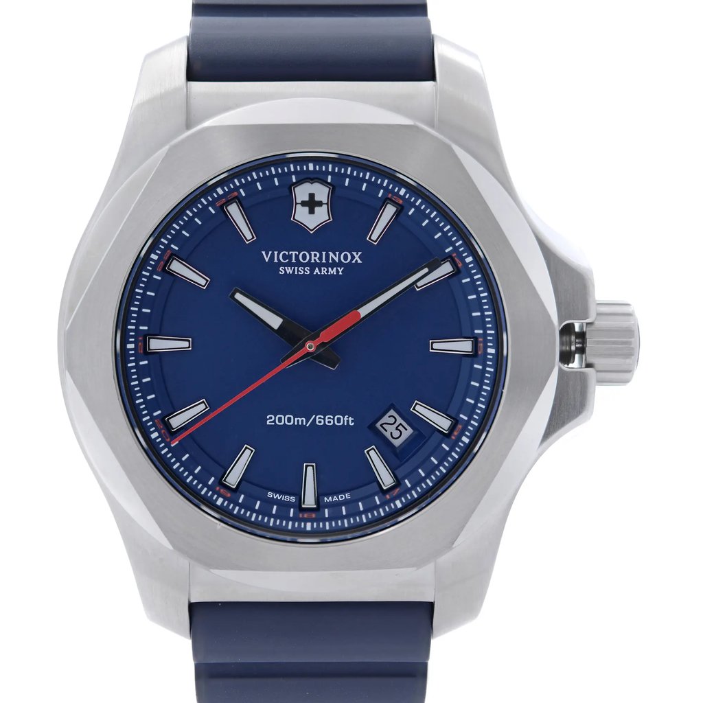 Up Close Front Facing Picture Of Victorinox 241688.1 Stainless Steel Watch Display Model Condition