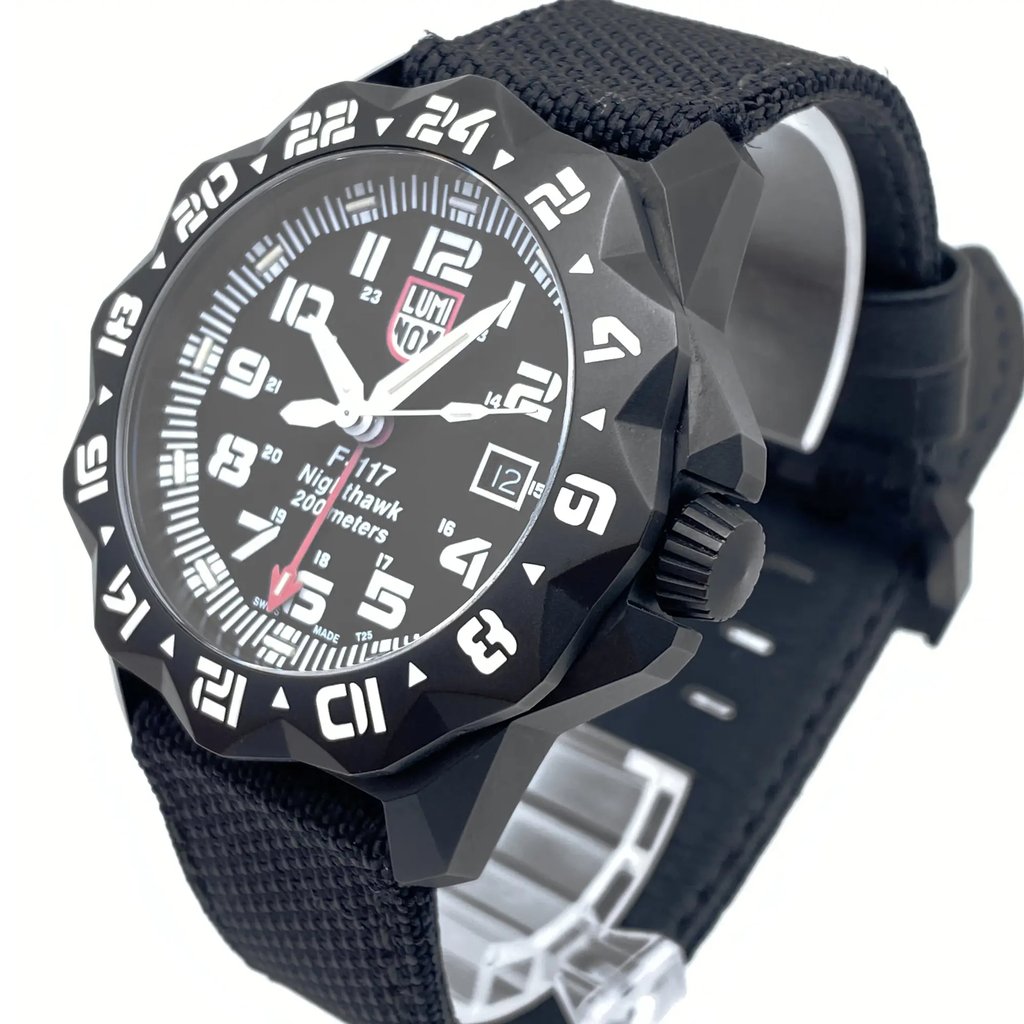 Up Close Front Facing Picture Of Luminox XA.6421 Stainless Steel Watch Pre Owned Condition