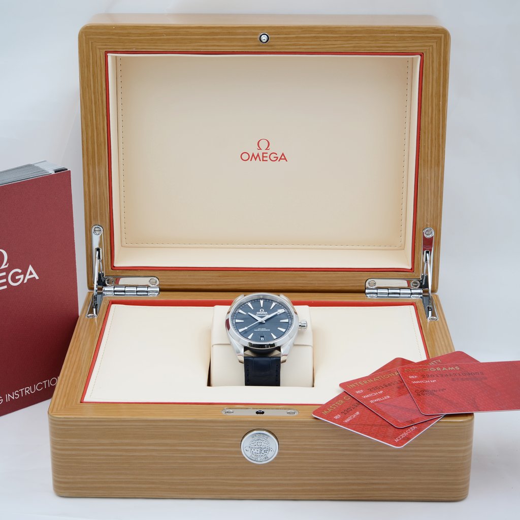 7th image of OMEGA Omega Seamaster Aqua Terra Wristwatch, DisplayModel condition