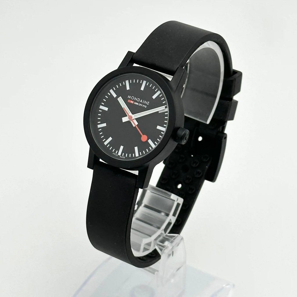 Front Full View Of Mondaine MS1.32120.RB Stainless Steel Watch Display Model Condition {Product Condition}