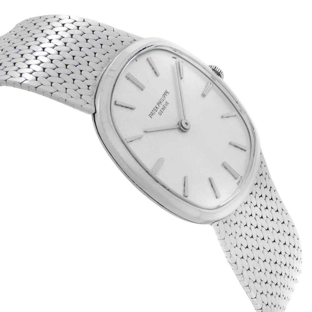 4th image of Patek Philippe Patek Philippe Calatrava Wristwatch, PreOwned condition