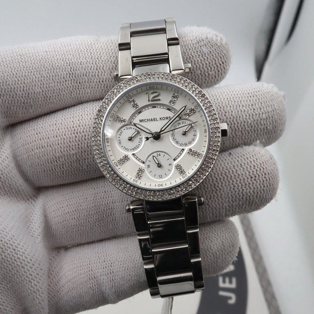 Front Full View Of Michael Kors MK5615 Stainless Steel Watch Display Model Condition Excellent