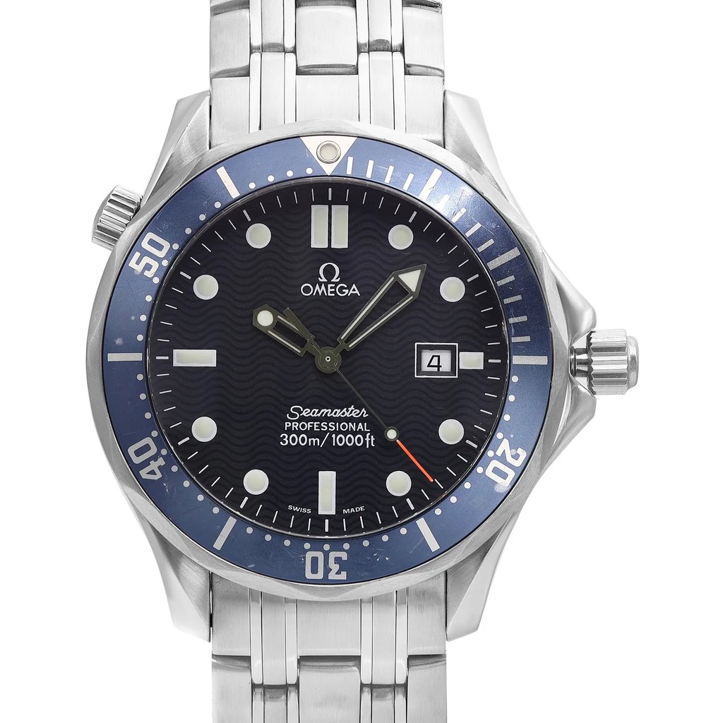 Up Close Front Facing Picture Of OMEGA 2531.80.00 Stainless Steel Watch Pre Owned Condition