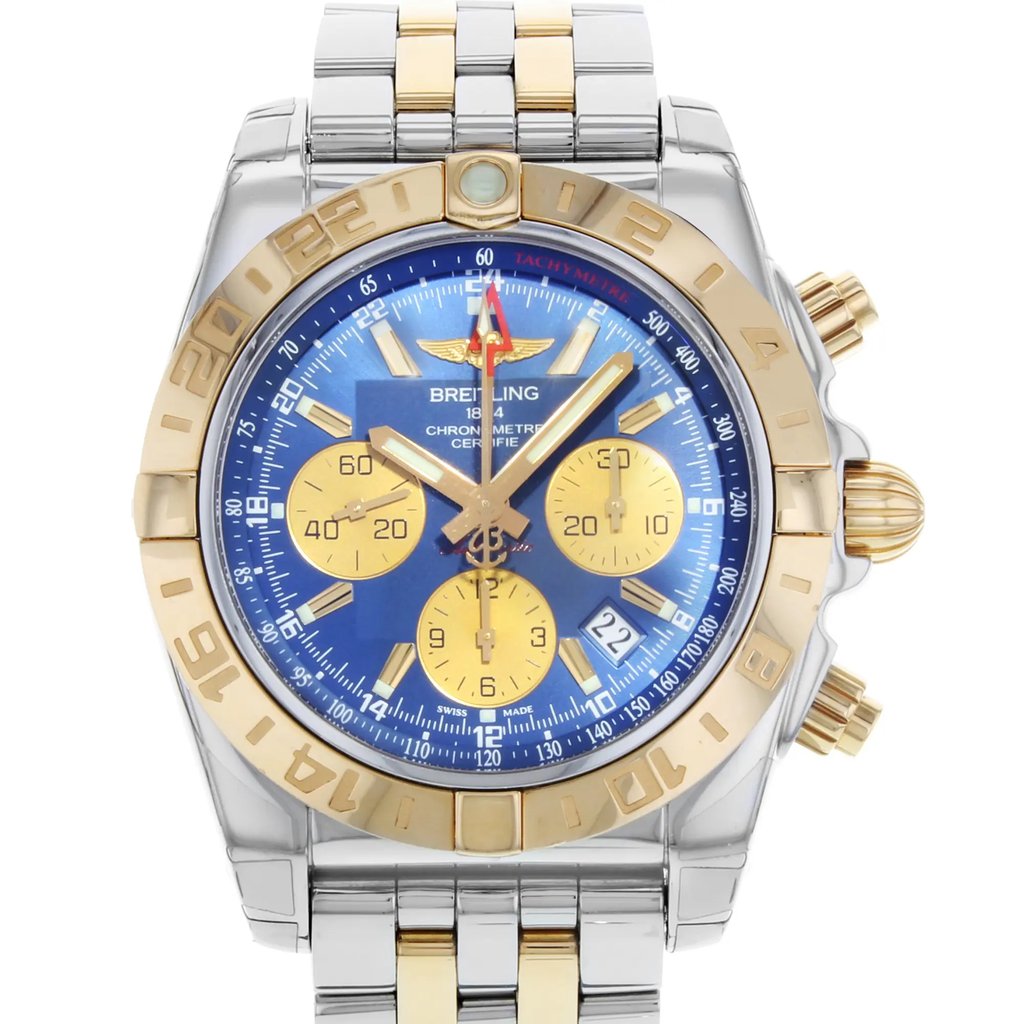 Up Close Front Facing Picture Of Breitling CB042012/C858-375C Stainless Steel Watch Display Model Condition