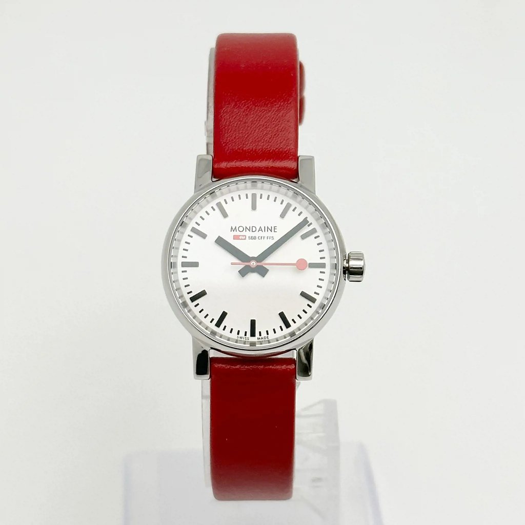 Up Close Front Facing Picture Of Mondaine A669.30305.11SBC Stainless Steel Watch Display Model Condition