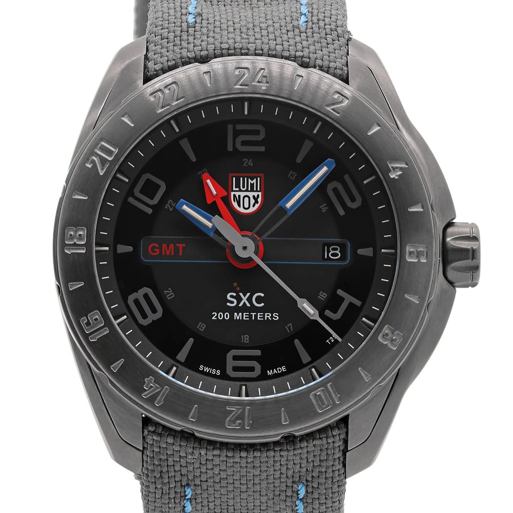 Up Close Front Facing Picture Of Luminox XX.5121.GN Stainless Steel Watch Pre Owned Condition
