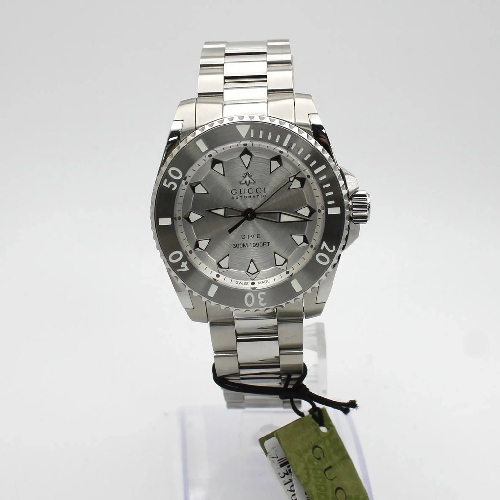 3rd image of Gucci YA136354 Wristwatch, DisplayModel condition