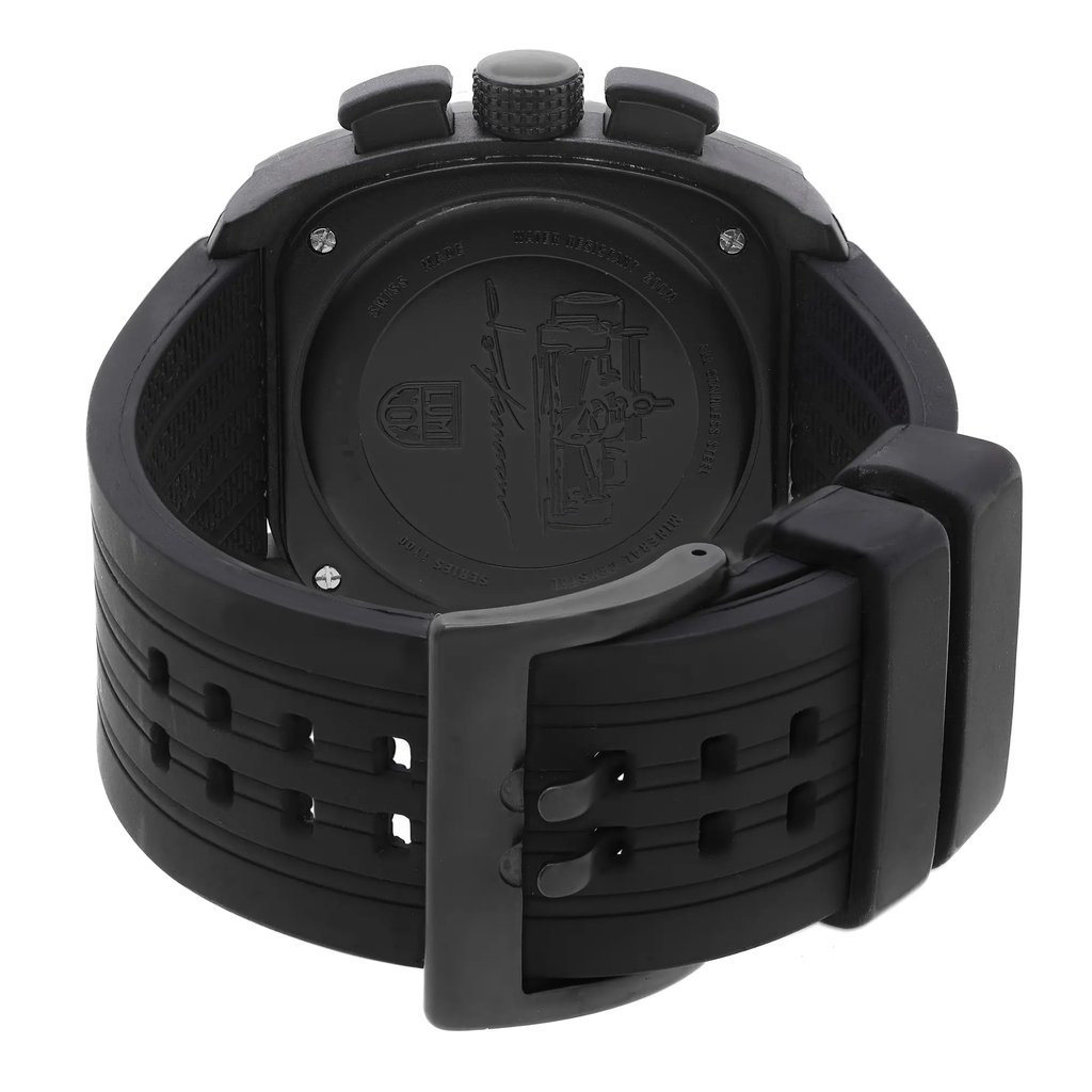 Back View Of Screwback Back Case And Closed Rubber Band Of Luminox XL.1101 Watch Display Model Condition