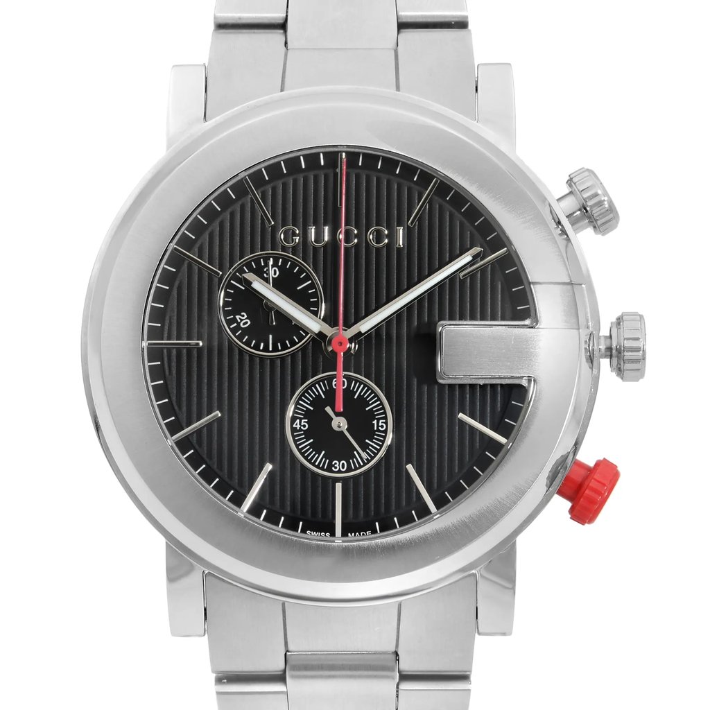 Up Close Front Facing Picture Of Gucci YA101361 Stainless Steel Watch Display Model Condition