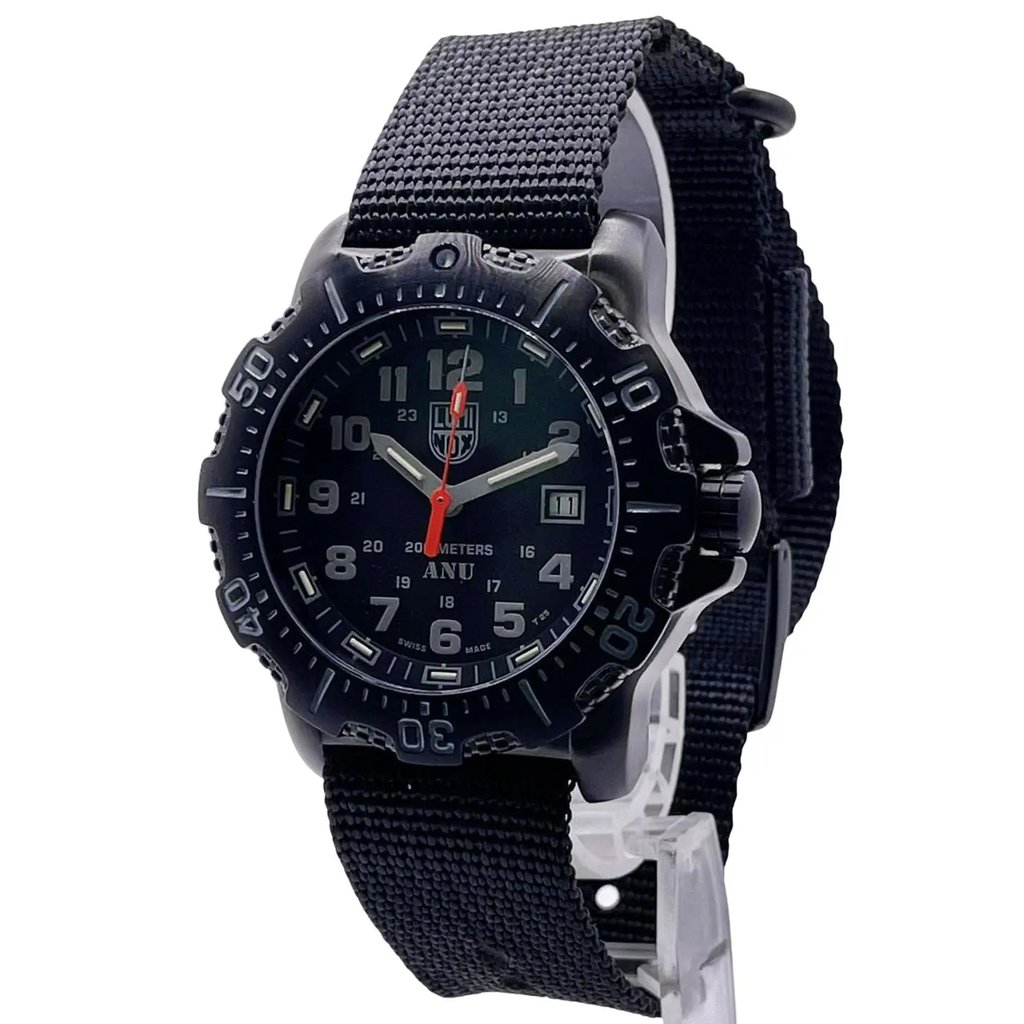 Front Full View Of Luminox XS.4221.CW Stainless Steel Watch Display Model Condition Excellent