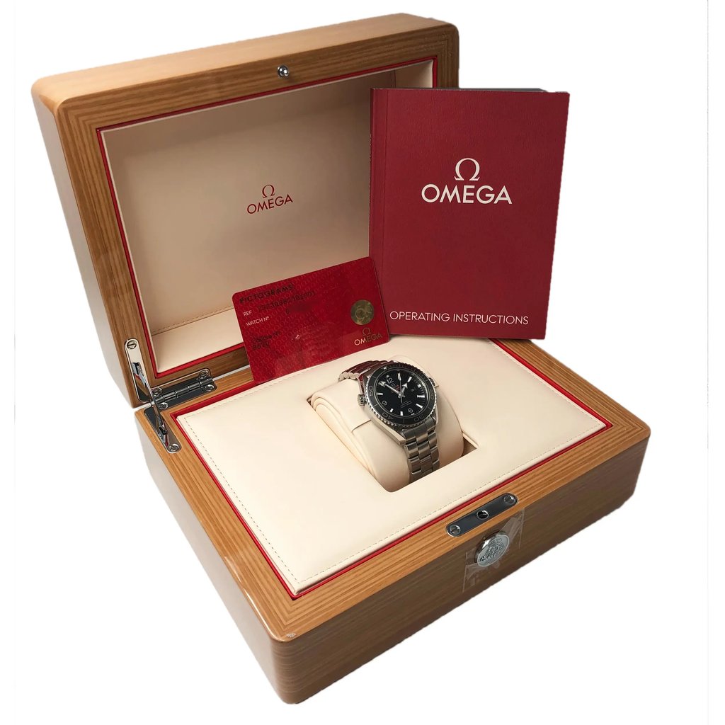 7th image of OMEGA 232.30.38.20.01.001 Wristwatch, DisplayModel condition