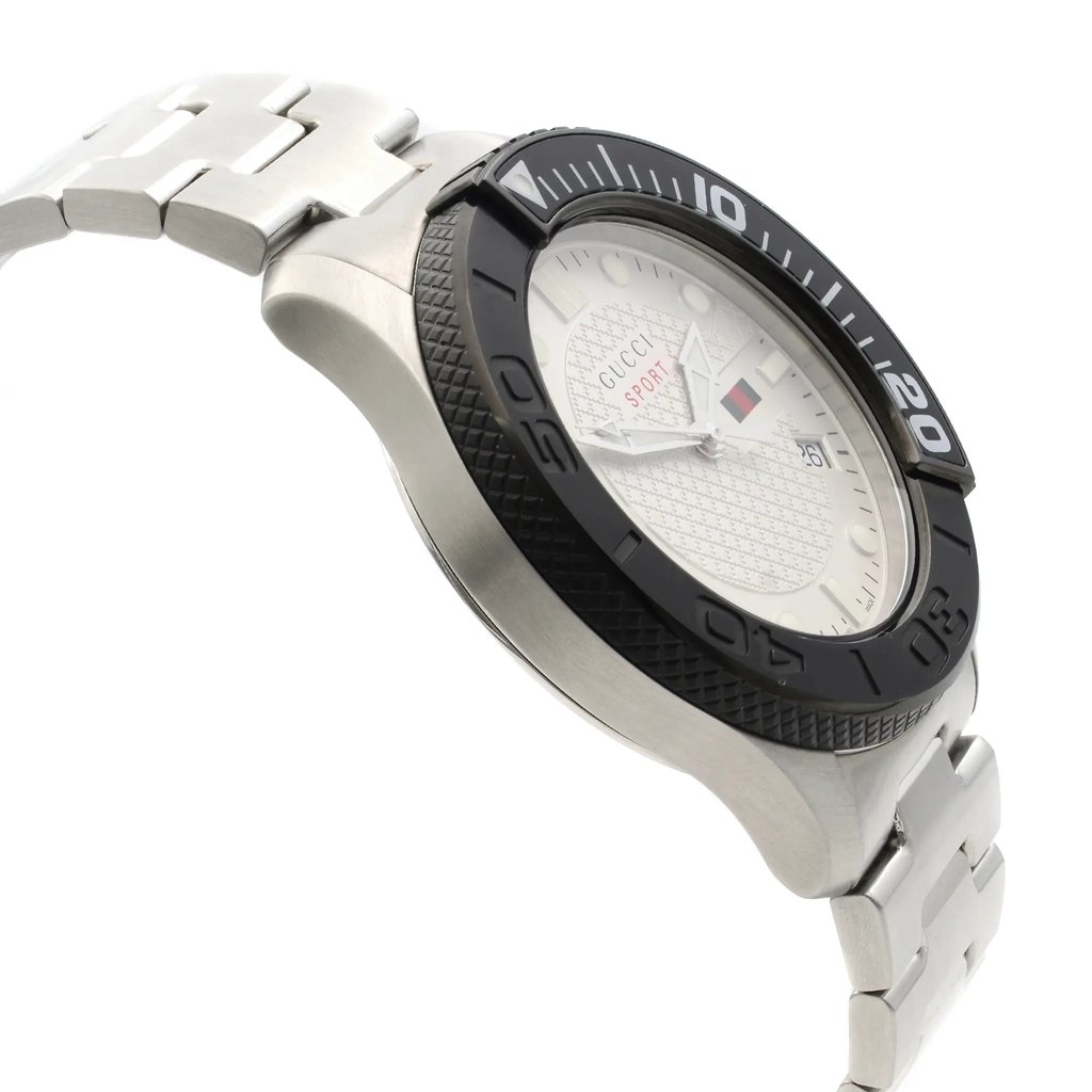 4th image of Gucci YA126250 Wristwatch, PreOwned condition