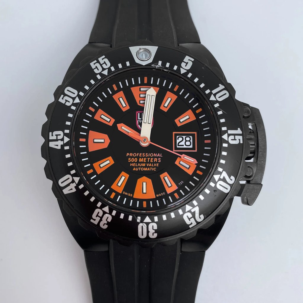 Up Close Front Facing Picture Of Luminox XS.1509 Stainless Steel Watch Pre Owned Condition
