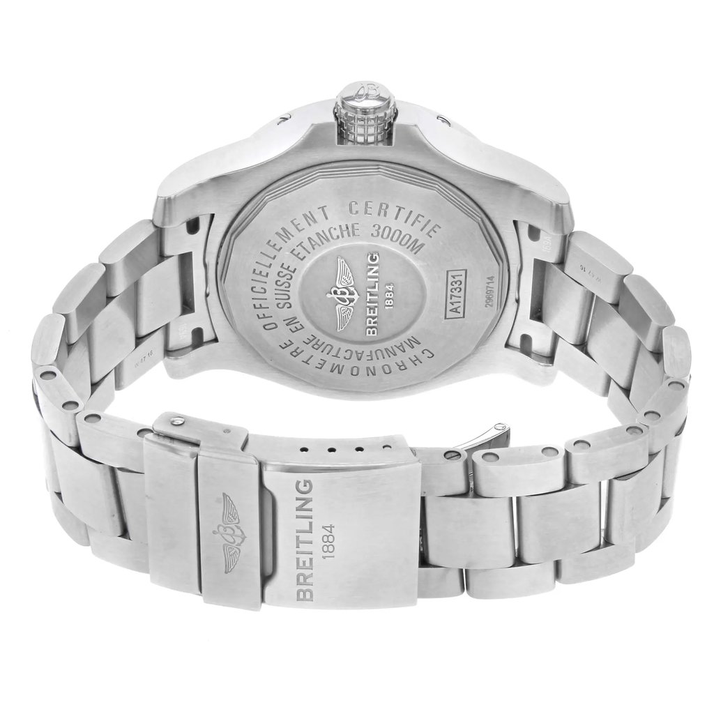 Back View Of {Caseback} Back Case And Closed Stainless Steel Band Of Breitling A1733110/I519-169A Watch Pre Owned Condition