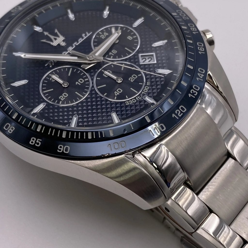 Up Close Front Facing Picture Of Maserati R8873612043 Stainless Steel Watch Pre Owned Condition