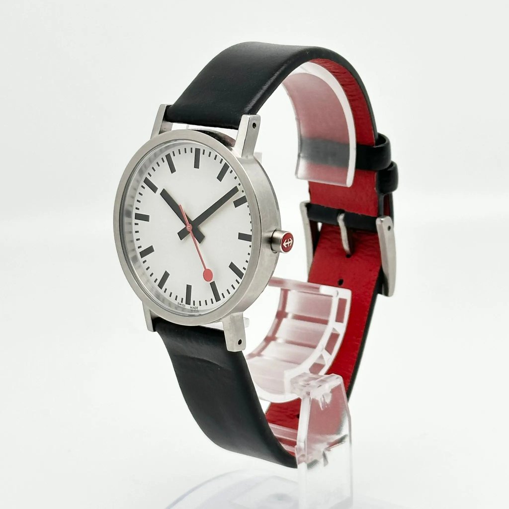 View Of Crown Facing Side Of Mondaine A660.30314.160M Stainless Steel Watch Display Model Condition