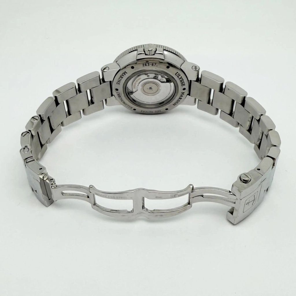 Back View Of Exhibition Back Case And Open Stainless Steel Band Of Ulysse Nardin 263-67-7/42 Watch Pre Owned Condition