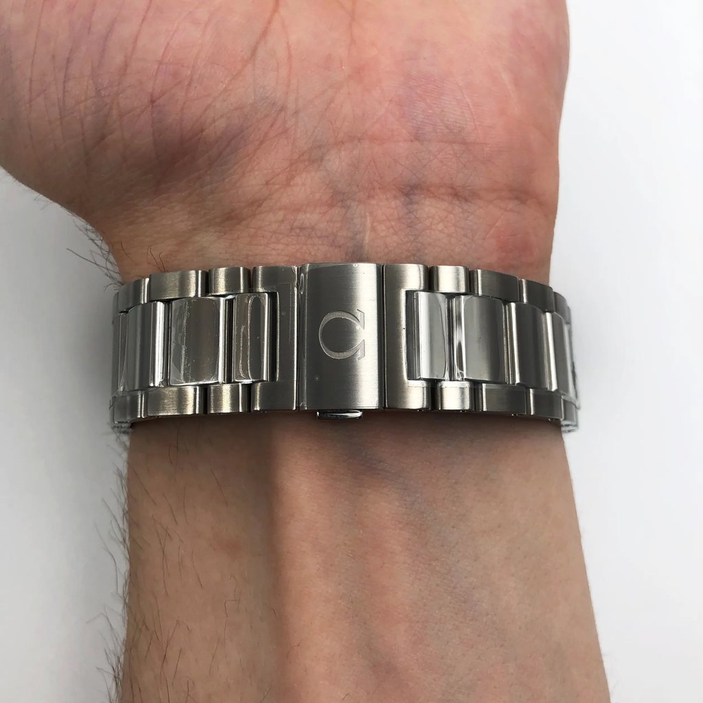 7th image of OMEGA 231.10.42.21.01.002 Wristwatch, Unworn condition