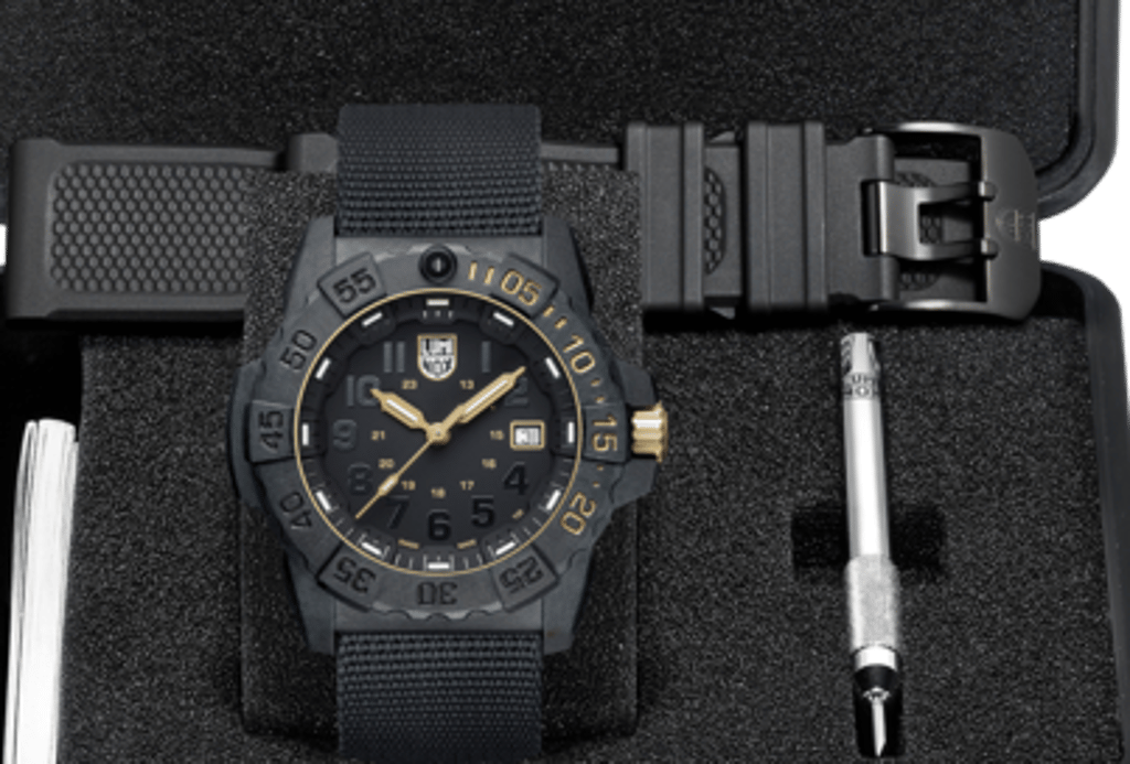  Full View Box, Documents and Luminox 3501.GOLD.SET With Watch In The Image 