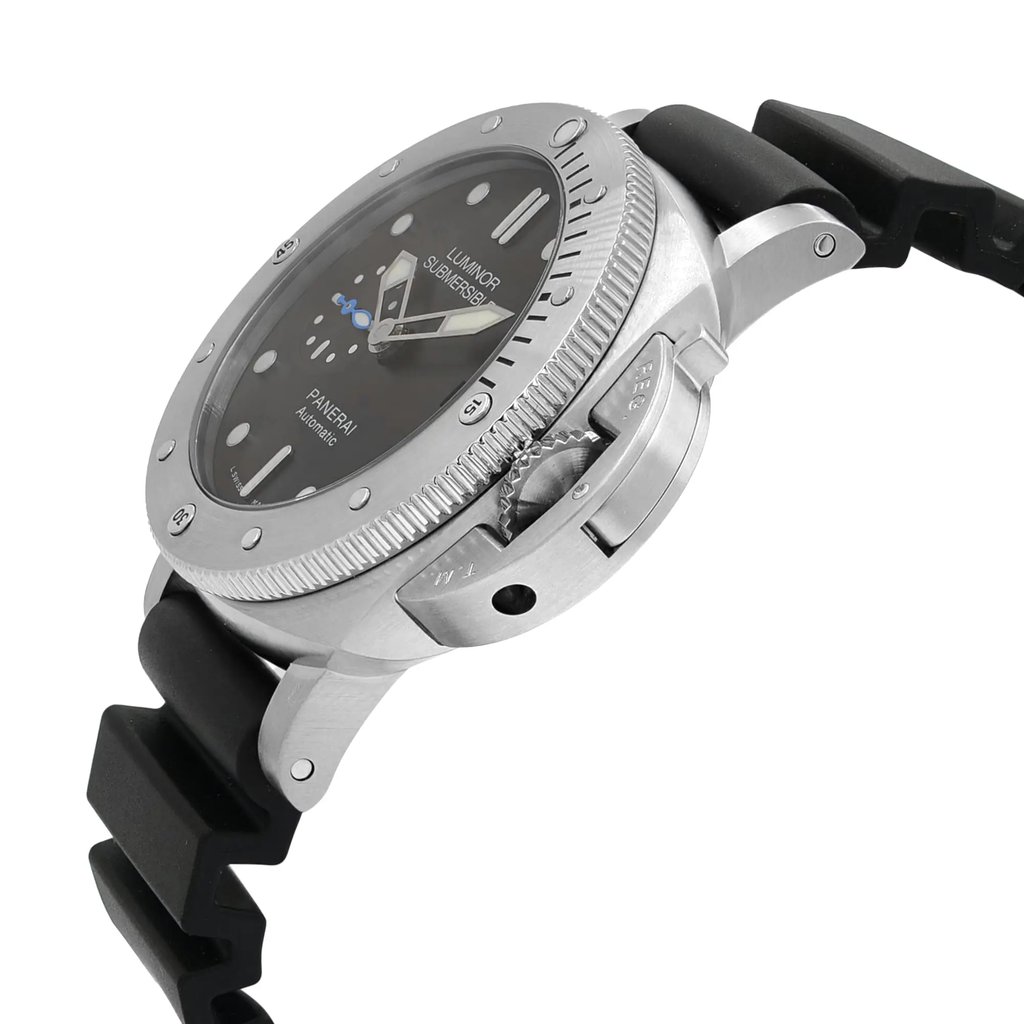 3rd image of Panerai PAM00682 Wristwatch, Unworn condition