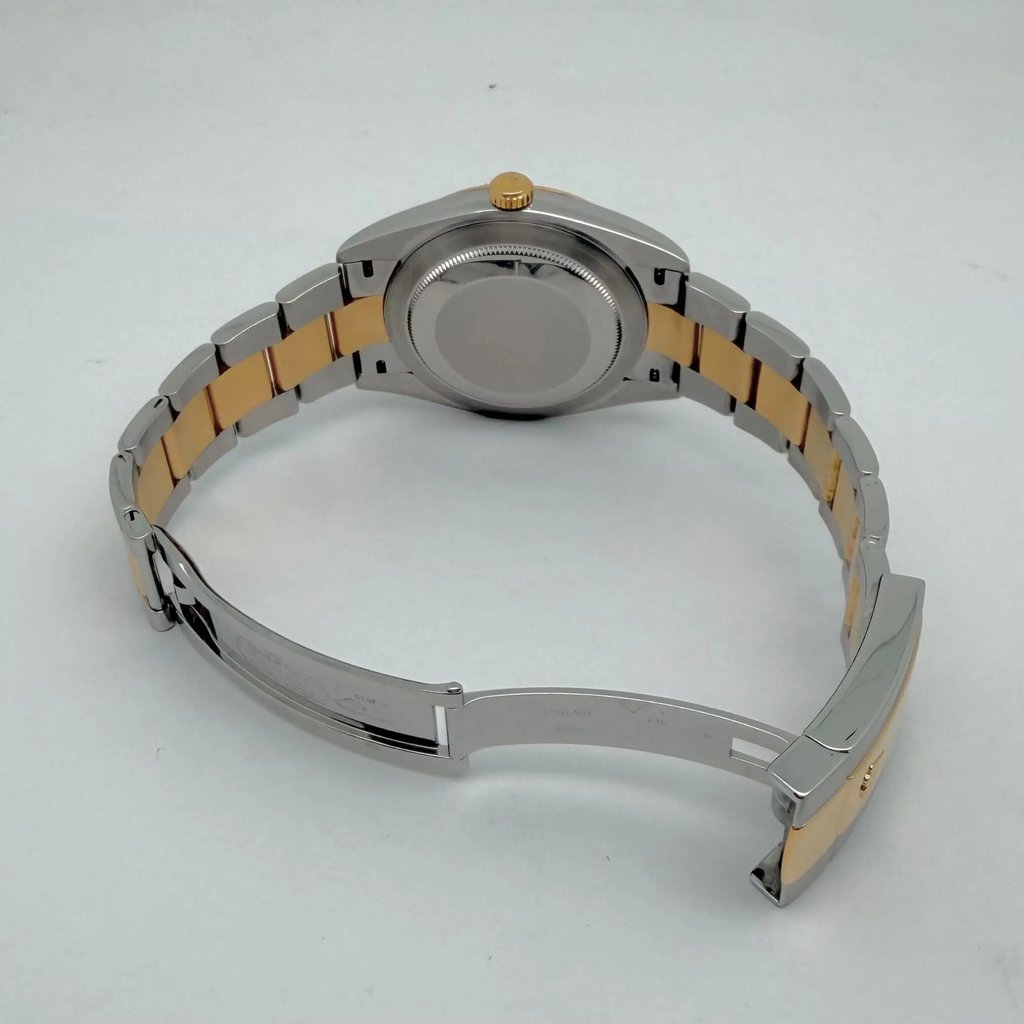 5th image of Rolex Datejust Wristwatch, PreOwned condition