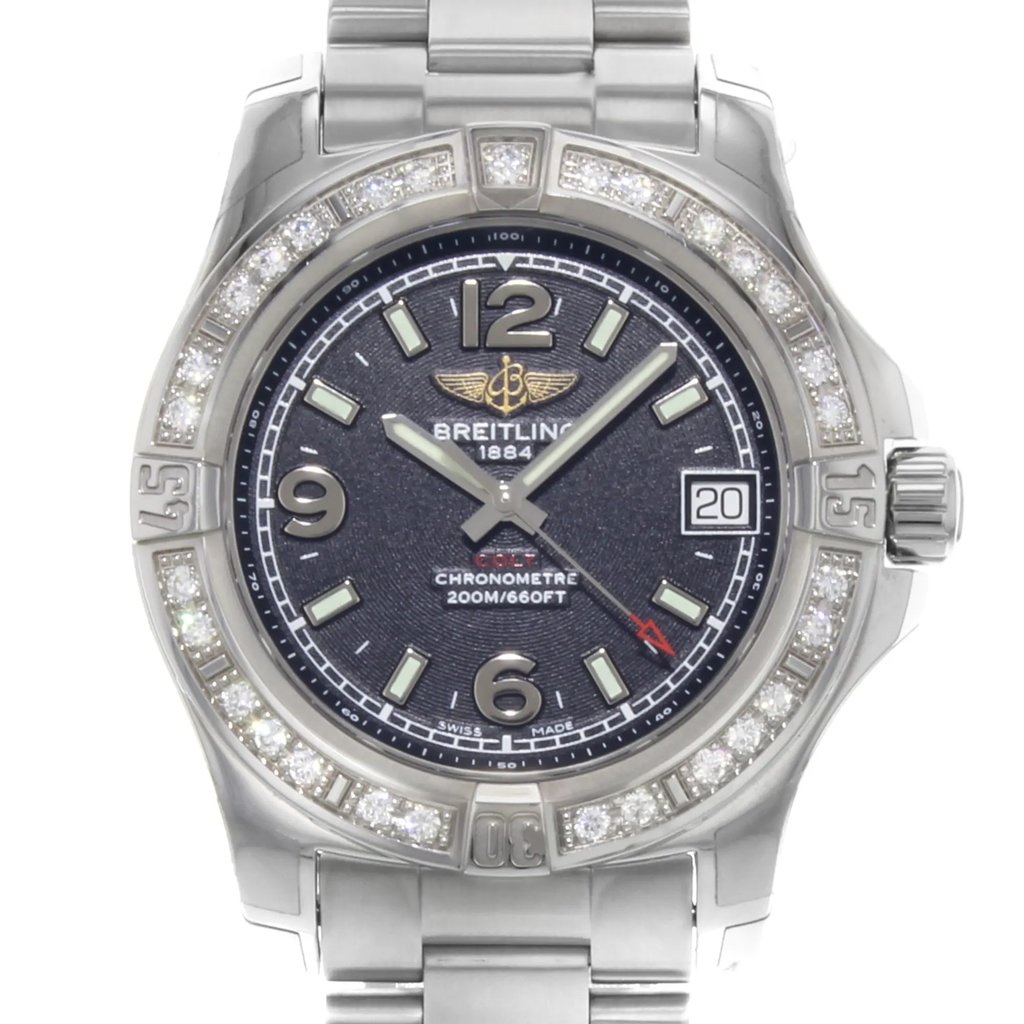 Up Close Front Facing Picture Of Breitling A7438953/BD82-178A Stainless Steel Watch Display Model Condition