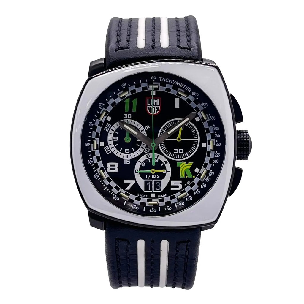 Up Close Front Facing Picture Of Luminox XL.1143 Stainless Steel Watch New With Defects Condition