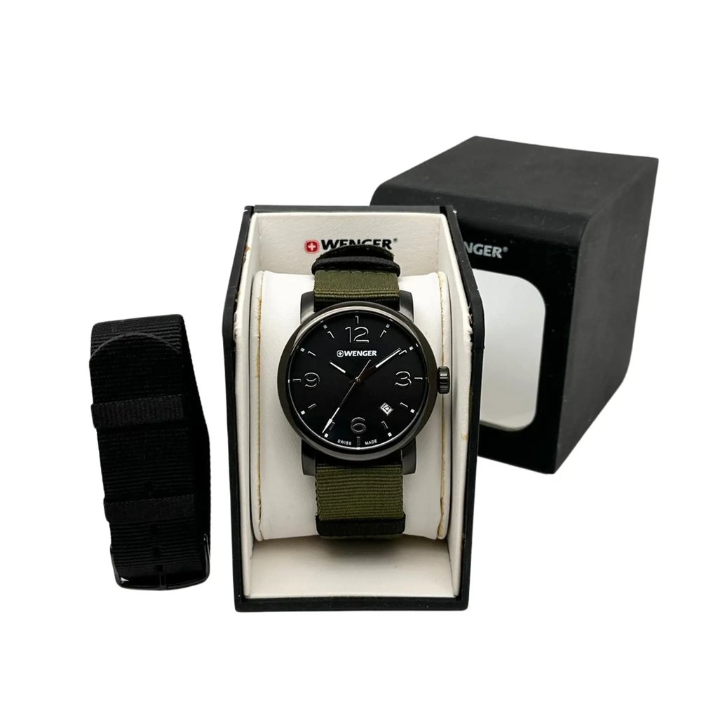  Full View Box, Documents and Wenger 01.1041.130 With Watch In The Image 