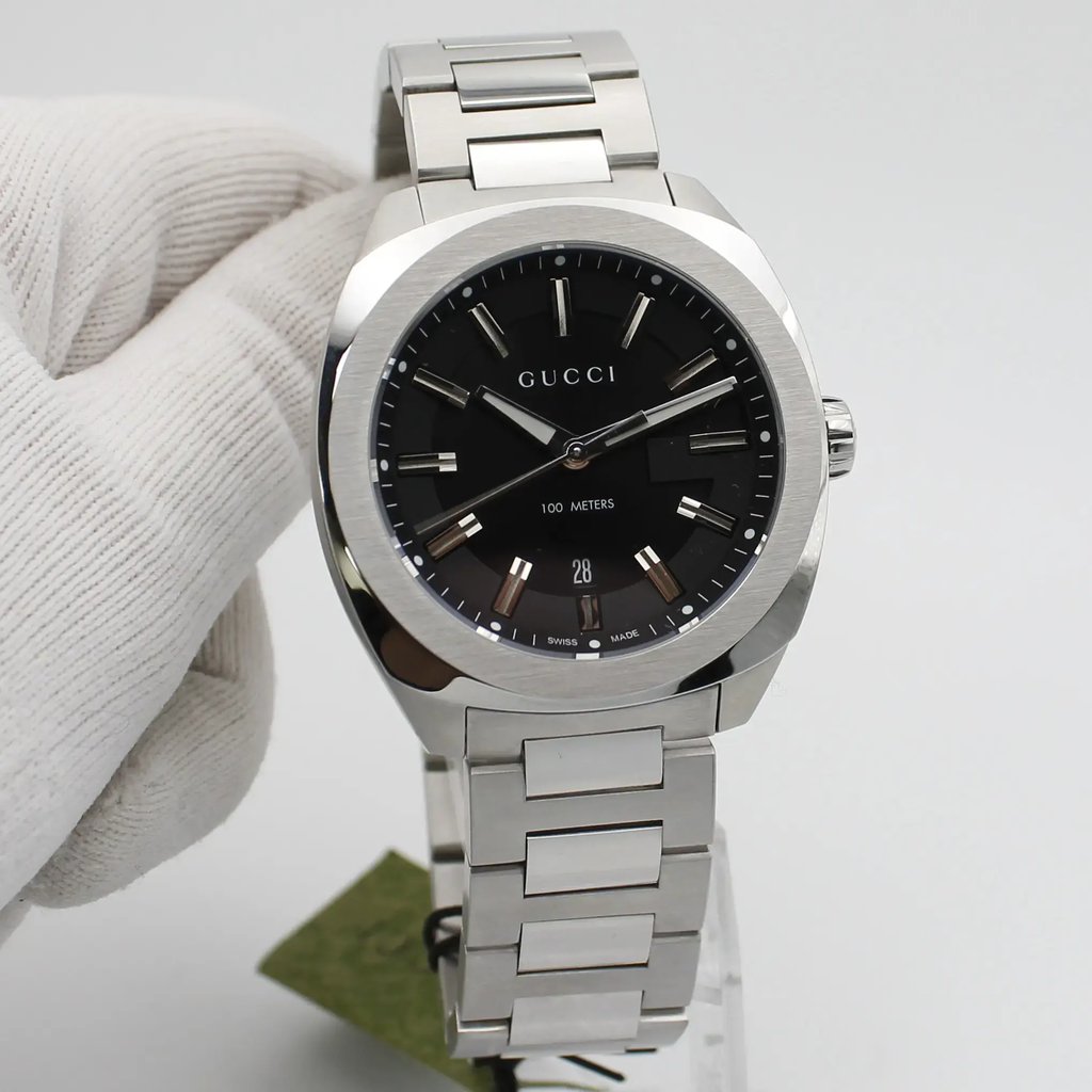 3rd image of Gucci GG2570 Wristwatch, DisplayModel condition