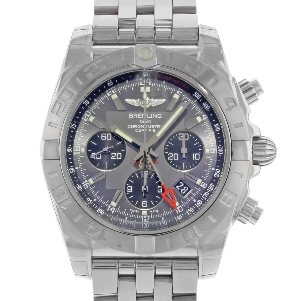 Up Close Front Facing Picture Of Breitling AB042011/F561-375A Stainless Steel Watch Display Model Condition