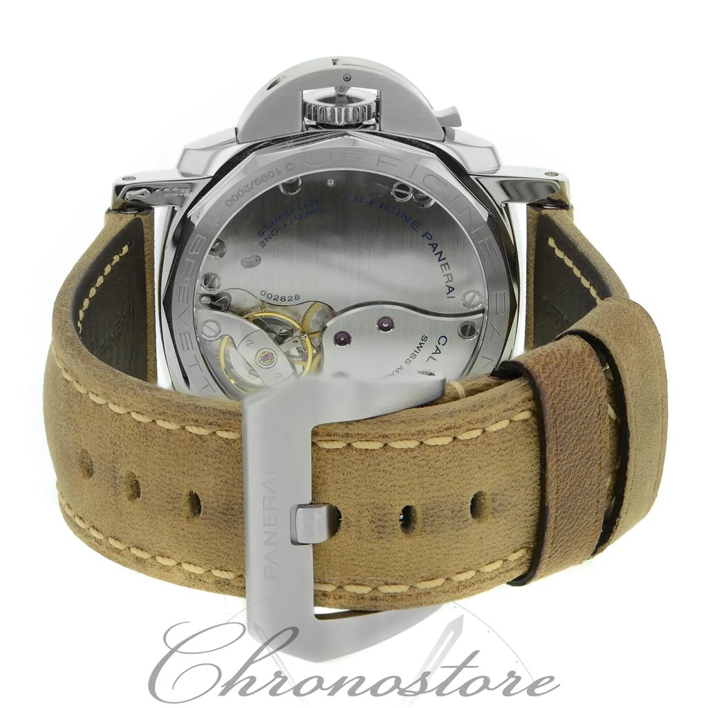 3rd image of Panerai PAM00423 Wristwatch, DisplayModel condition