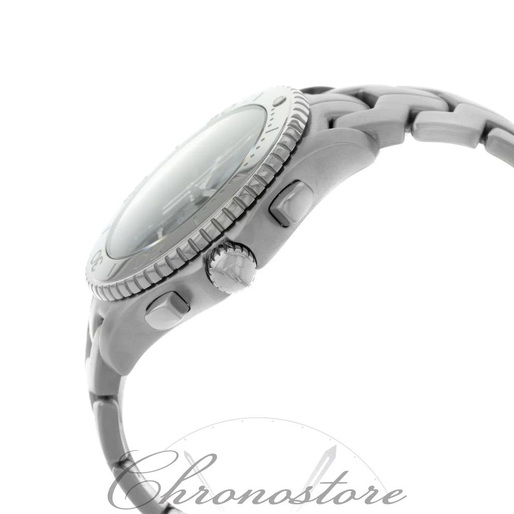 2nd image of TAG Heuer CJ1112.BA0576 Wristwatch, DisplayModel condition